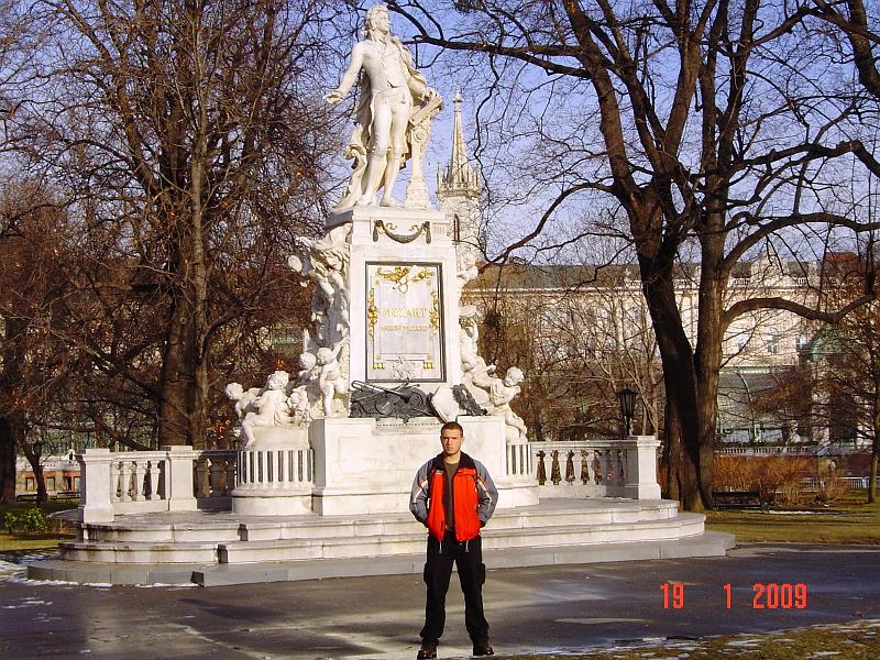Mozart between us (2)
